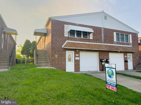 7922 Farnsworth St, Philadelphia, PA 19152