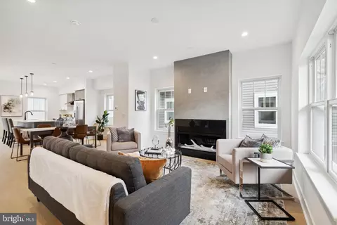 3610 Golfview Ln, Philadelphia, PA 19114