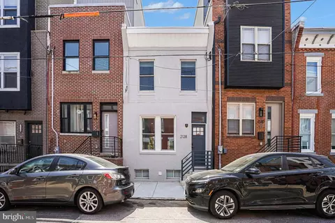 2128 Fernon St, Philadelphia, PA 19145
