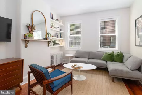 335 Manton St, Philadelphia, PA 19147