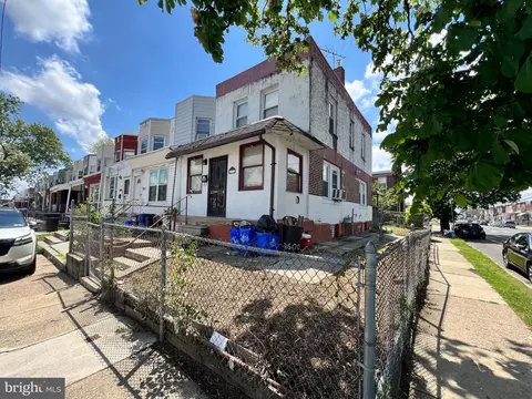2600 S Robinson St, Philadelphia, PA 19142