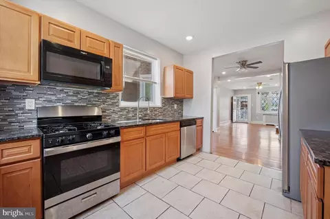 309 W Rockland St, Philadelphia, PA 19120