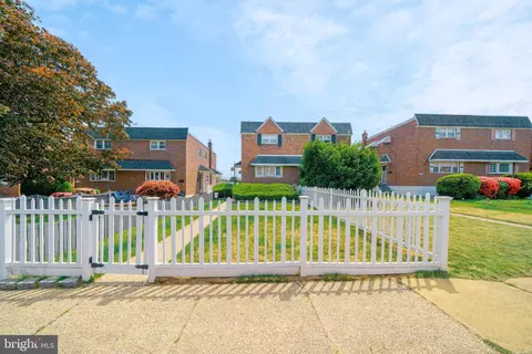 15131 Endicott St, Philadelphia, PA 19116