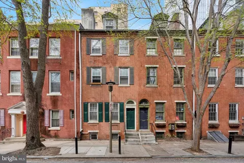 328 S Juniper St, Philadelphia, PA 19107