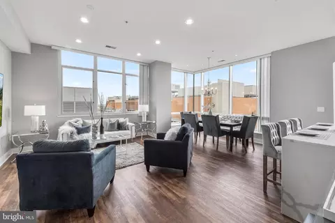 1101 Locust St #8B, Philadelphia, PA 19107