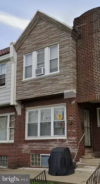 912 Anchor St, Philadelphia, PA 19124