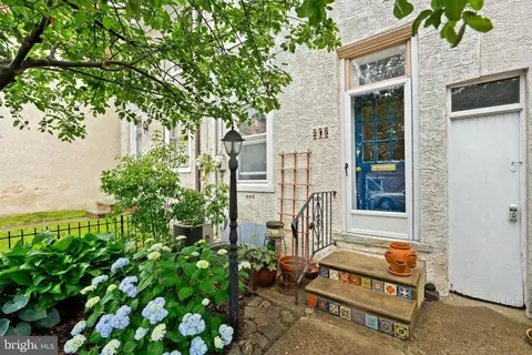 215 Krams Ave, Philadelphia, PA 19127