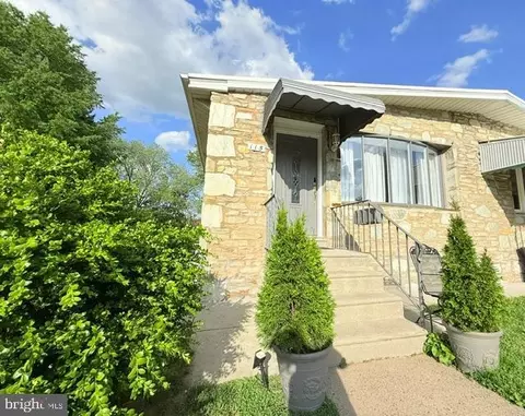 115 Village Ln, Philadelphia, PA 19154