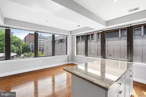 125 N 27 N 4th St #301, Philadelphia, PA 19106