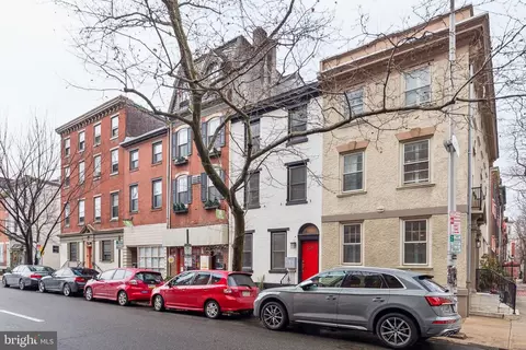 326 S 17th St #3, Philadelphia, PA 19103