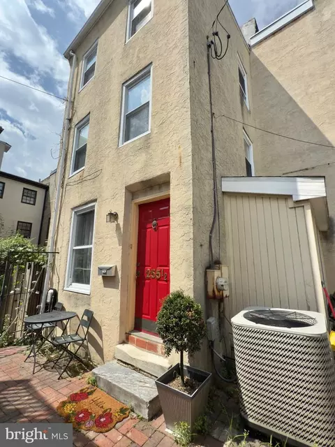 255 Fulton St #1/2, Philadelphia, PA 19147