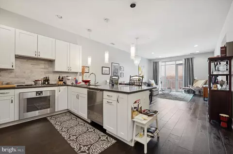 410 S Front St #206, Philadelphia, PA 19147