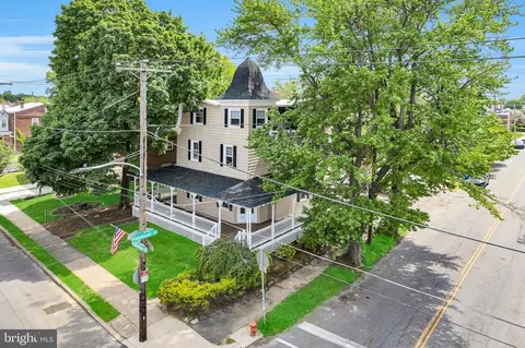 700 Strahle St, Philadelphia, PA 19111