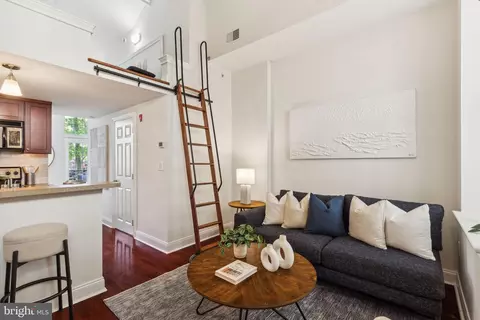 1 Academy Cir #219, Philadelphia, PA 19146