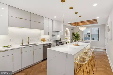 728 S Warnock St, Philadelphia, PA 19147