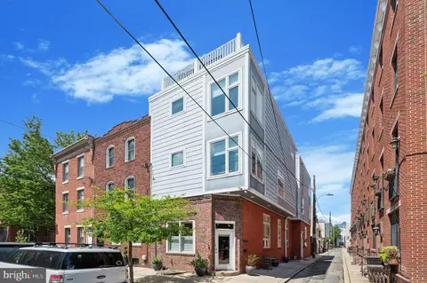 1113 Fitzwater St #A, Philadelphia, PA 19147