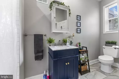 Bath - 2460 N Natrona St, Philadelphia, PA 19132 photo 1 of 1