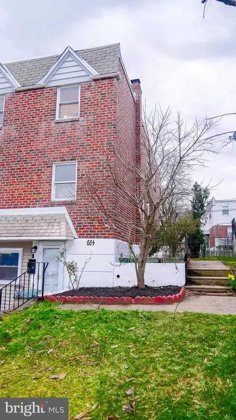 664 Lawler St, Philadelphia, PA 19116