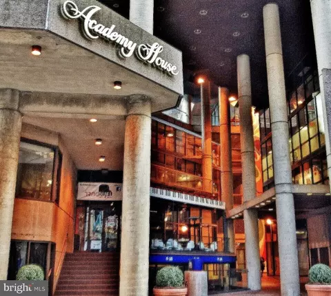 1420 Locust St #34R, Philadelphia, PA 19102