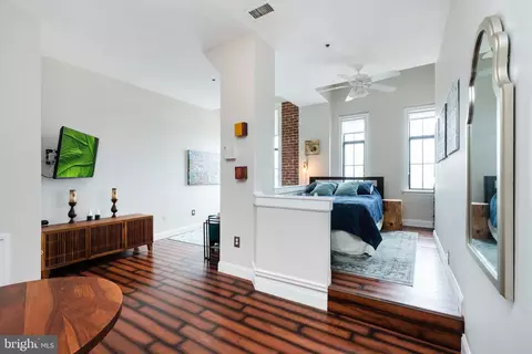 315 New St #611, Philadelphia, PA 19106