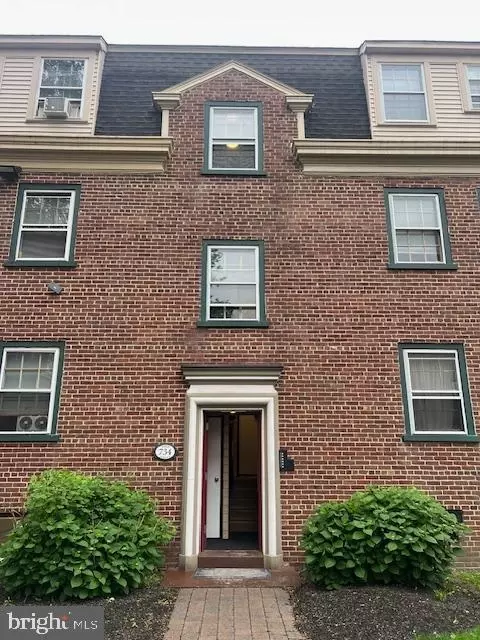 734 North Ter #D, Philadelphia, PA 19123