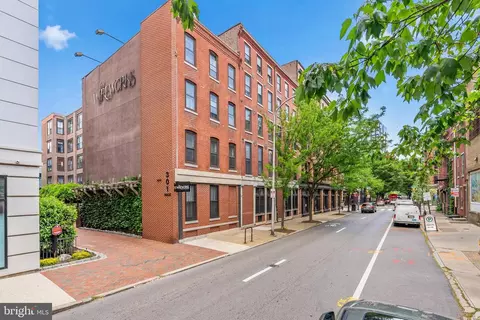 301 Race St #309, Philadelphia, PA 19106