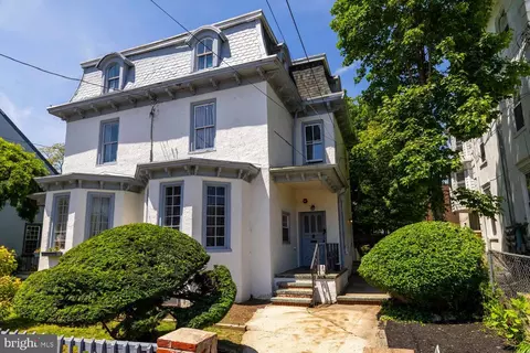 113 W Queen Ln, Philadelphia, PA 19144