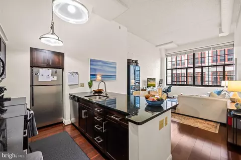 2429 41 Locust St #409, Philadelphia, PA 19103