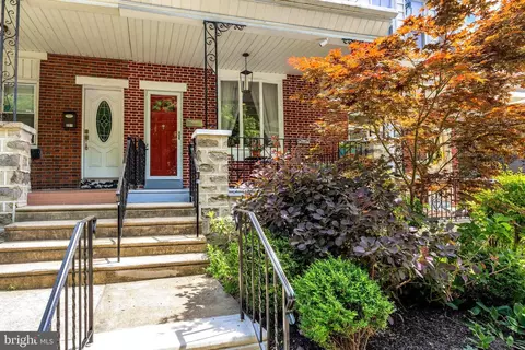 219 Shurs Ln, Philadelphia, PA 19128
