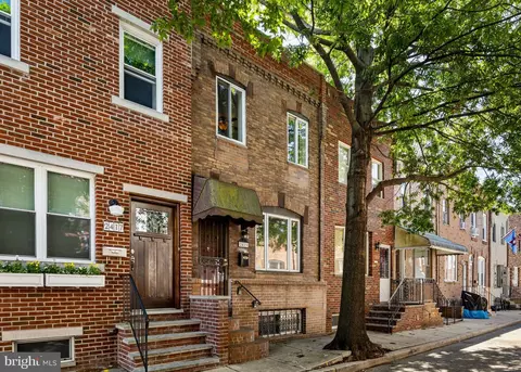 2419 S Warnock St, Philadelphia, PA 19148