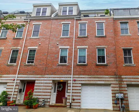 135 Ellsworth St, Philadelphia, PA 19147