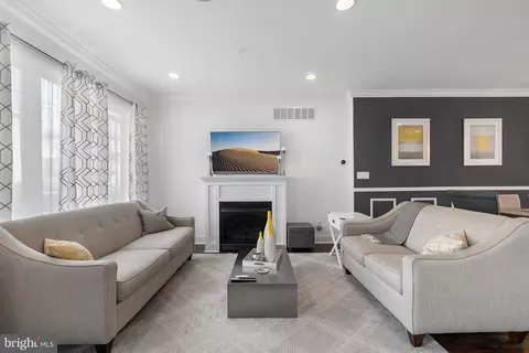 329 Delmar St, Philadelphia, PA 19128