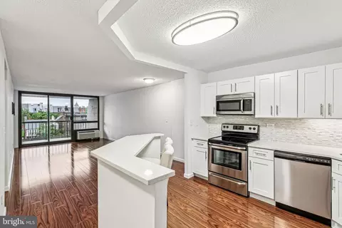 233 S 6th St #411D, Philadelphia, PA 19106
