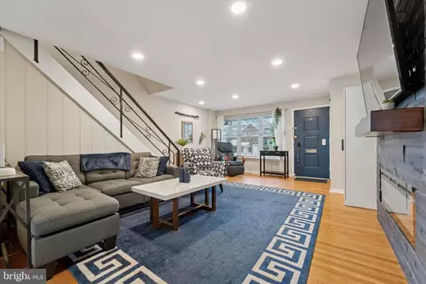 5471 Vicaris St, Philadelphia, PA 19128