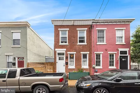 408 E Flora St, Philadelphia, PA 19125