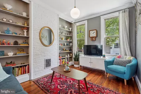 447 Belgrade St, Philadelphia, PA 19125