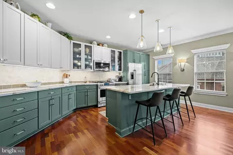 800 Admirals Way #1852, Philadelphia, PA 19146