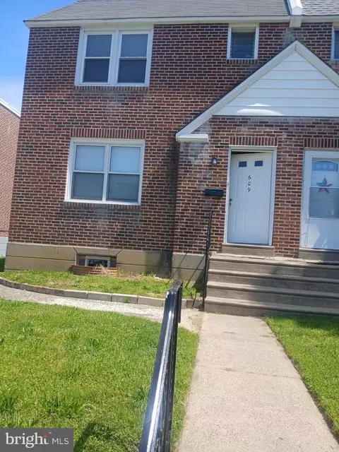 609 Glenview St, Philadelphia, PA 19111