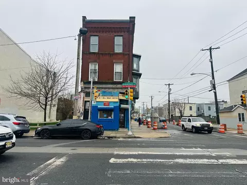 1542 W Diamond St, Philadelphia, PA 19121