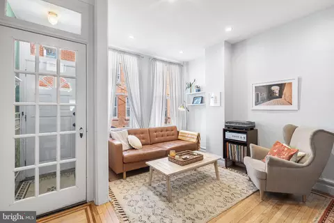 810 Mercer St, Philadelphia, PA 19125