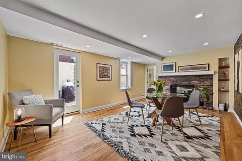 826 S 2nd St #2, Philadelphia, PA 19147