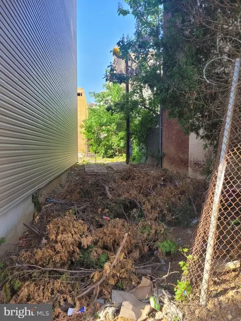 1638 W Thompson St, Philadelphia, PA 19121