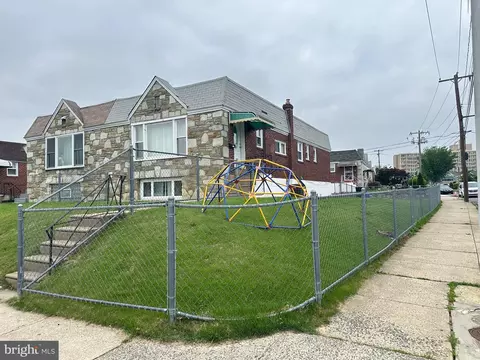 8854 Calvert St, Philadelphia, PA 19152