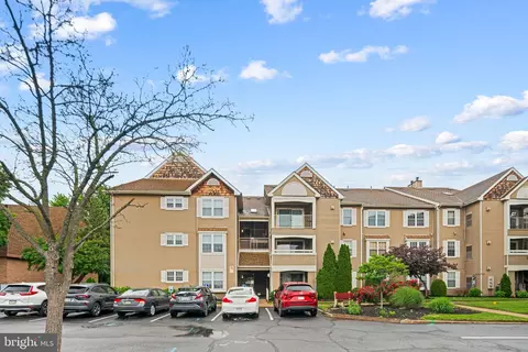 70302 Delaire Landing Rd #302, Philadelphia, PA 19114
