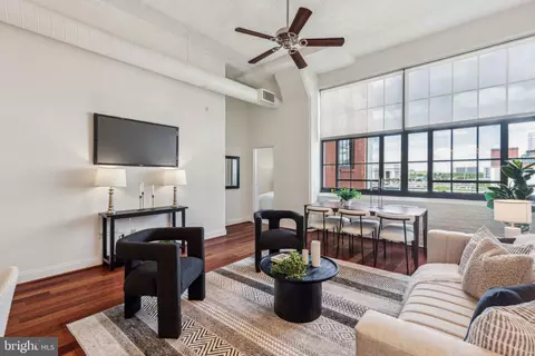 2429 Locust St #504, Philadelphia, PA 19103