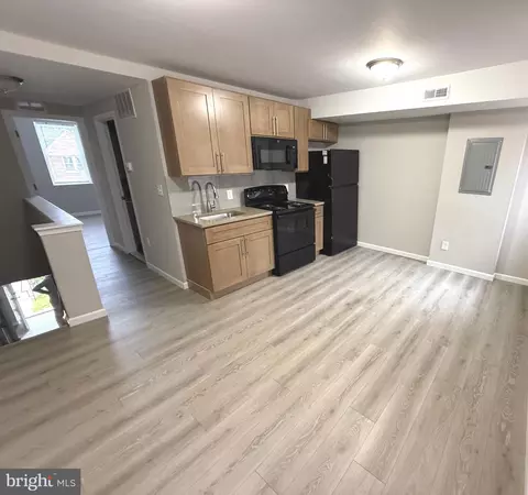 1727 Dallas St, Philadelphia, PA 19126