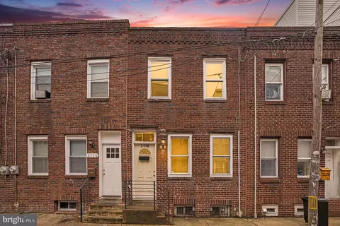 2118 Sears St, Philadelphia, PA 19146