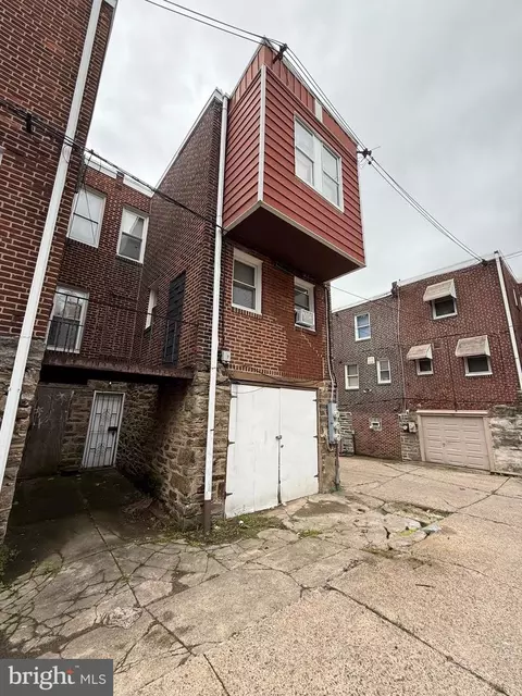 6412 N Sydenham St, Philadelphia, PA 19126