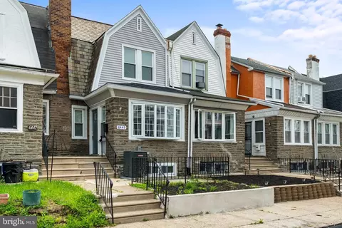 6445 N Sydenham St, Philadelphia, PA 19126