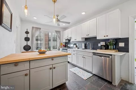 4900 Tibben St, Philadelphia, PA 19128